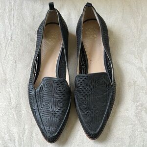 VINCE CAMUTO CAKELLA PERFORATED BLACK‎ LOAFER